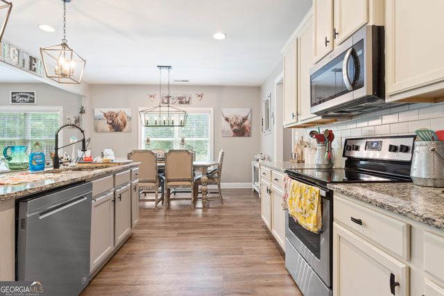 198 Austin Storey Circle, Newnan, GA 30263