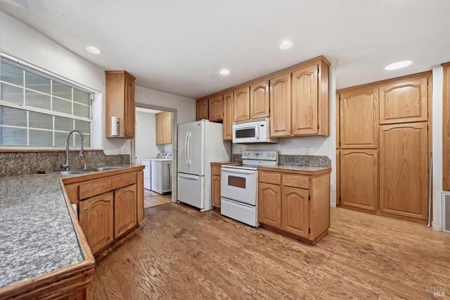 16965 Spruce Grove Rd, Hidden Valley Lake, CA 95467