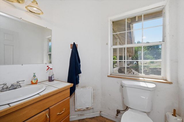 16965 Spruce Grove Rd, Hidden Valley Lake, CA 95467