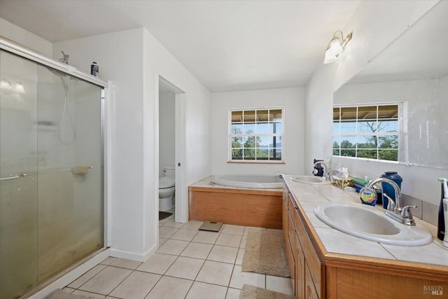 16965 Spruce Grove Rd, Hidden Valley Lake, CA 95467