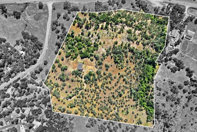 16965 Spruce Grove Rd, Hidden Valley Lake, CA 95467