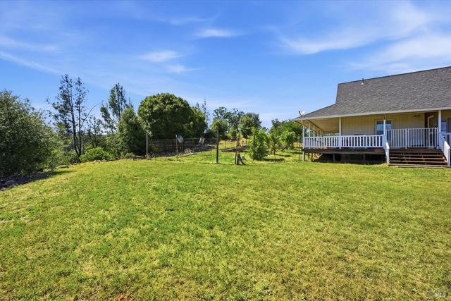 16965 Spruce Grove Rd, Hidden Valley Lake, CA 95467
