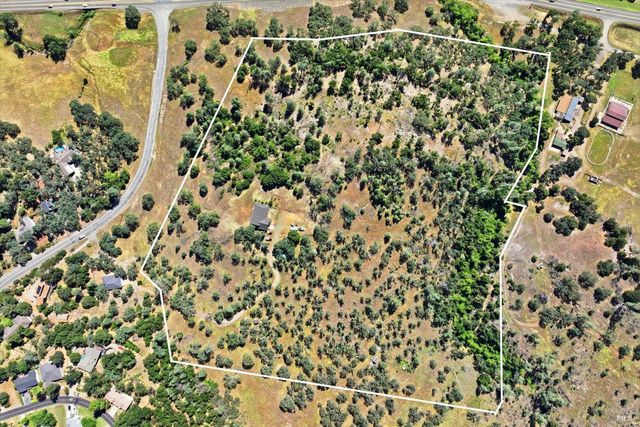 16965 Spruce Grove Rd, Hidden Valley Lake, CA 95467