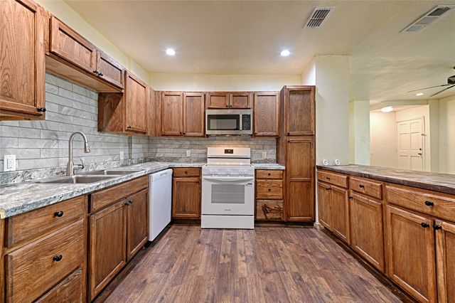 4245 Wilson Lane, Fort Worth, TX 76133