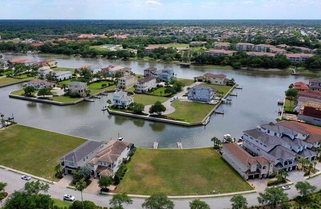 318 HARBOR VILLAGE POINT N, Palm Coast, FL 32137