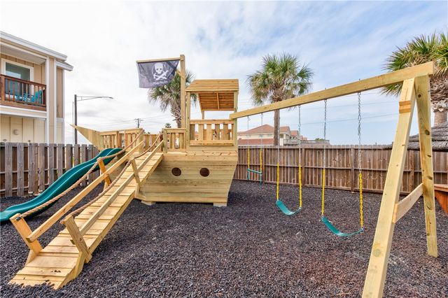 14914 Island Village Dr, Corpus Christi, TX 78418