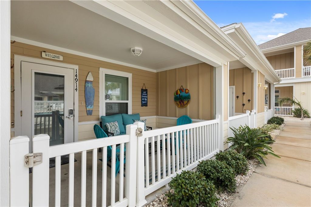 14914 Island Village Dr, Corpus Christi, TX 78418