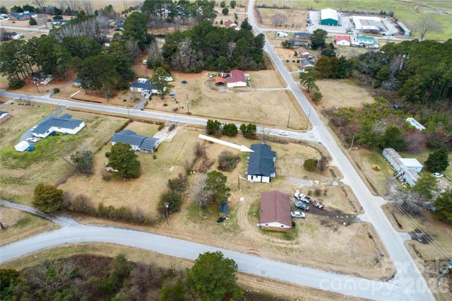 421 Pineville Road, Darlington, SC 29532