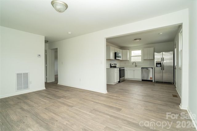 421 Pineville Road, Darlington, SC 29532