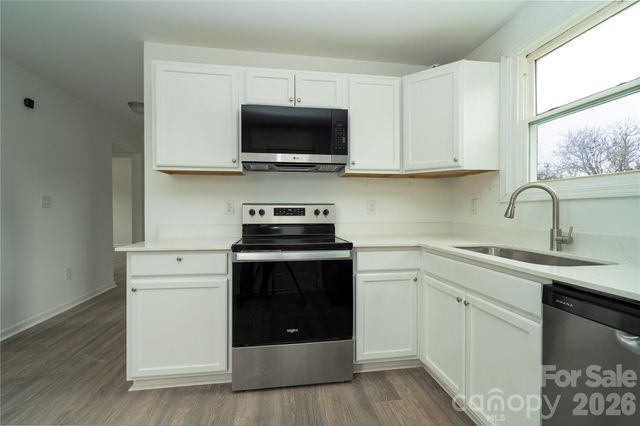 421 Pineville Road, Darlington, SC 29532