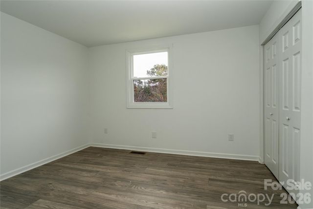 421 Pineville Road, Darlington, SC 29532