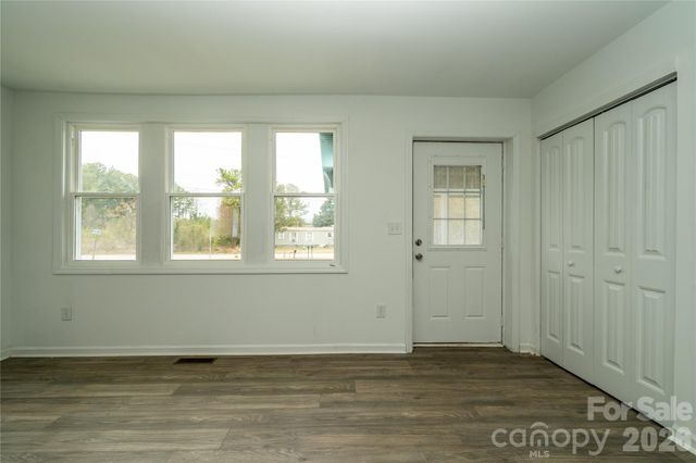 421 Pineville Road, Darlington, SC 29532