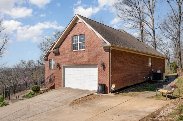 1604 Becca Ln, Columbia, TN 38401