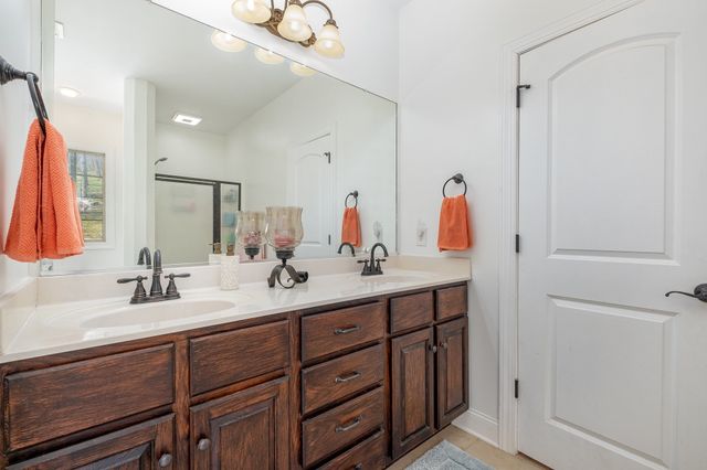 1604 Becca Ln, Columbia, TN 38401