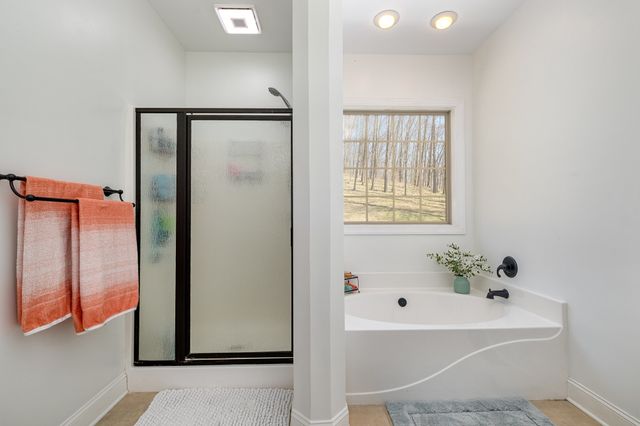 1604 Becca Ln, Columbia, TN 38401