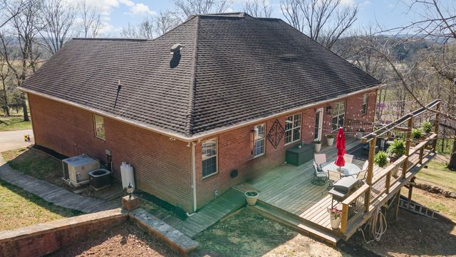 1604 Becca Ln, Columbia, TN 38401