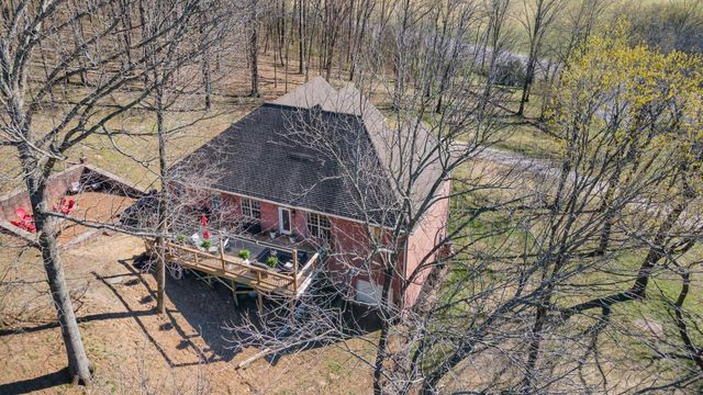 1604 Becca Ln, Columbia, TN 38401