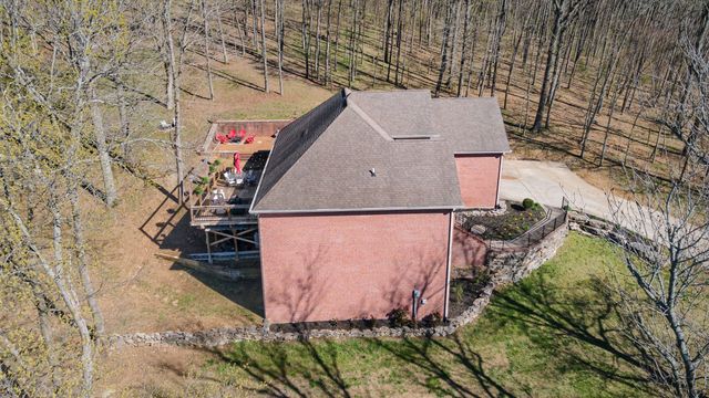 1604 Becca Ln, Columbia, TN 38401