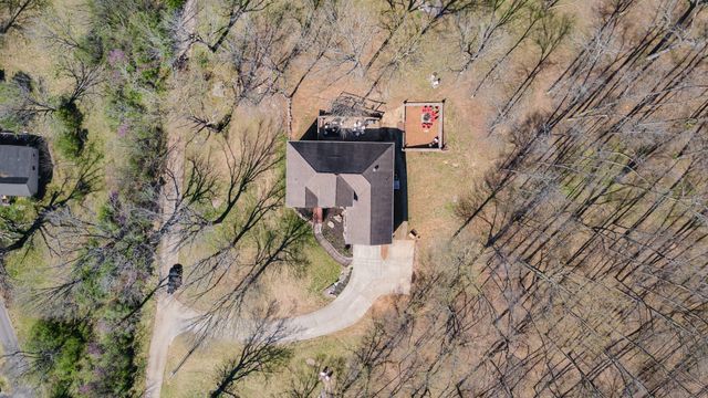 1604 Becca Ln, Columbia, TN 38401