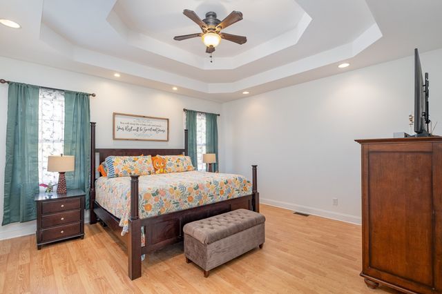 1604 Becca Ln, Columbia, TN 38401