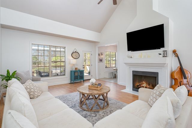 1604 Becca Ln, Columbia, TN 38401