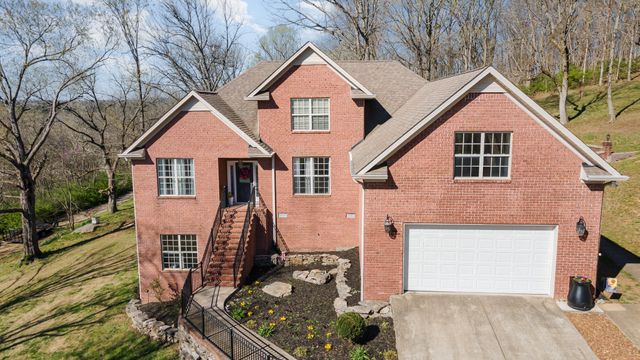 1604 Becca Ln, Columbia, TN 38401