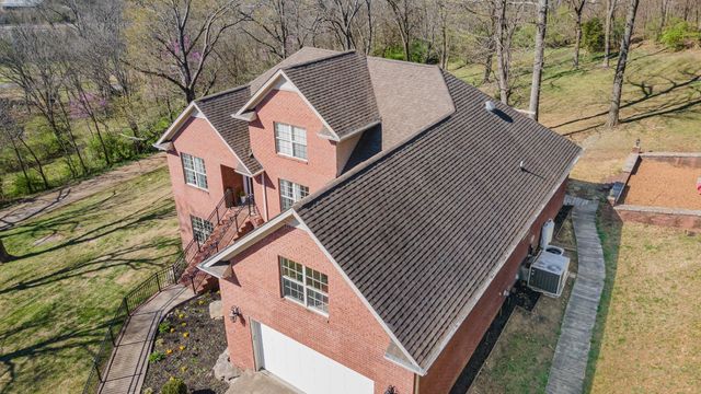 1604 Becca Ln, Columbia, TN 38401