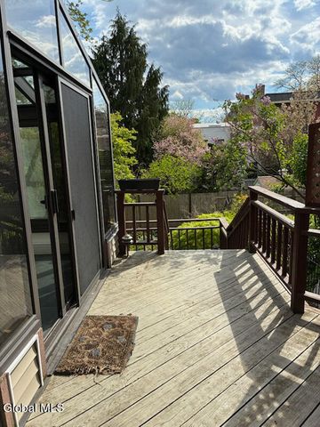 140 Chestnut Street, Albany, NY 12210
