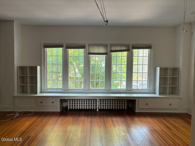 140 Chestnut Street, Albany, NY 12210