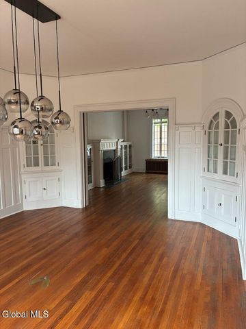 140 Chestnut Street, Albany, NY 12210