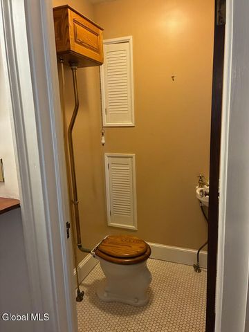 140 Chestnut Street, Albany, NY 12210