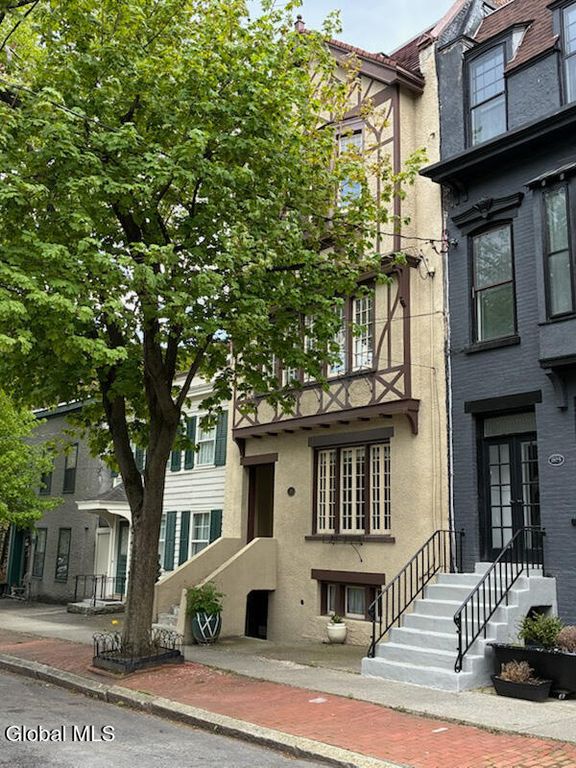 140 Chestnut Street, Albany, NY 12210