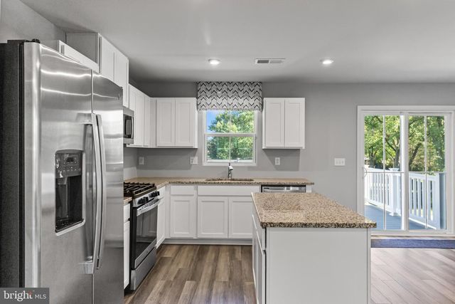 2 COMFORT RD, Williamstown, NJ 08094