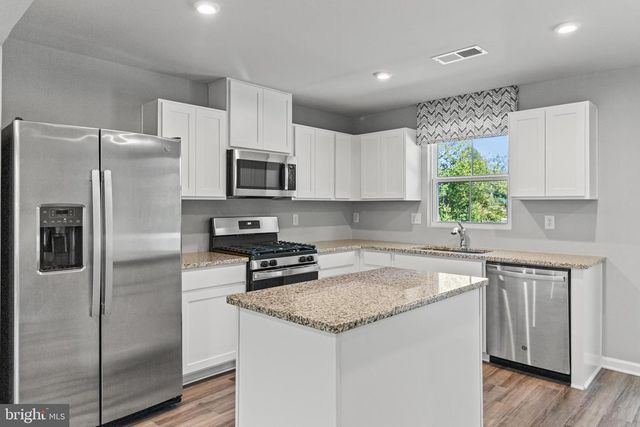 2 COMFORT RD, Williamstown, NJ 08094