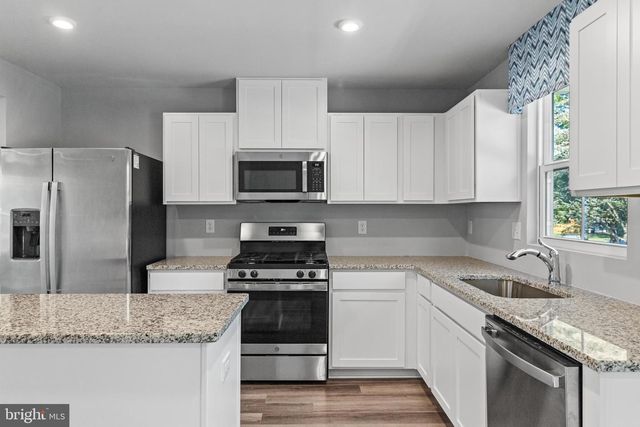 2 COMFORT RD, Williamstown, NJ 08094