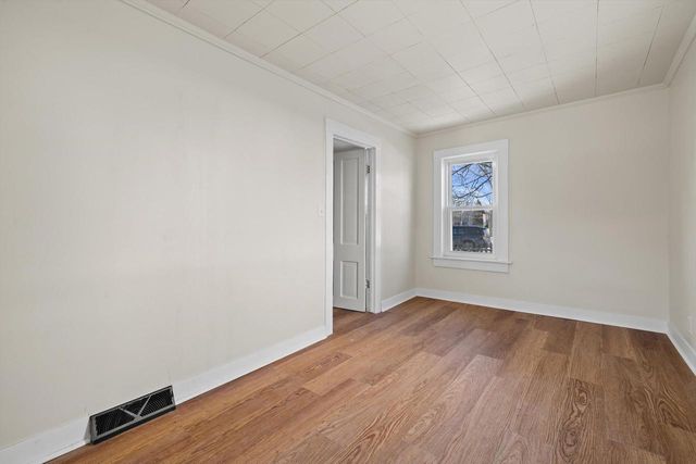 6036 3rd AVENUE, Kenosha, WI 53143