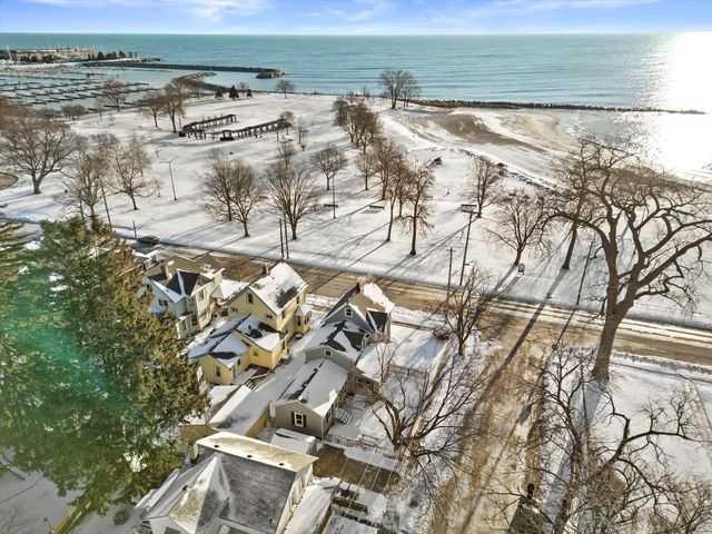 6036 3rd AVENUE, Kenosha, WI 53143