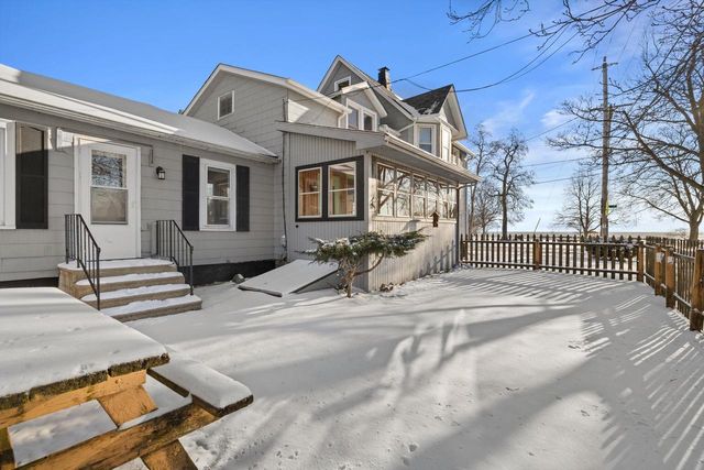 6036 3rd AVENUE, Kenosha, WI 53143