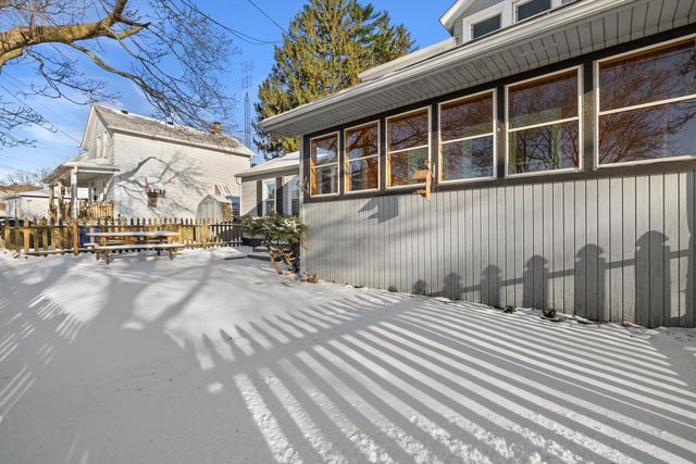 6036 3rd AVENUE, Kenosha, WI 53143