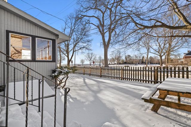 6036 3rd AVENUE, Kenosha, WI 53143