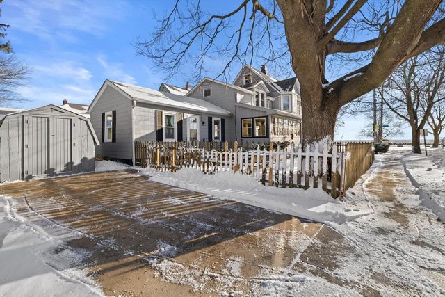 6036 3rd AVENUE, Kenosha, WI 53143