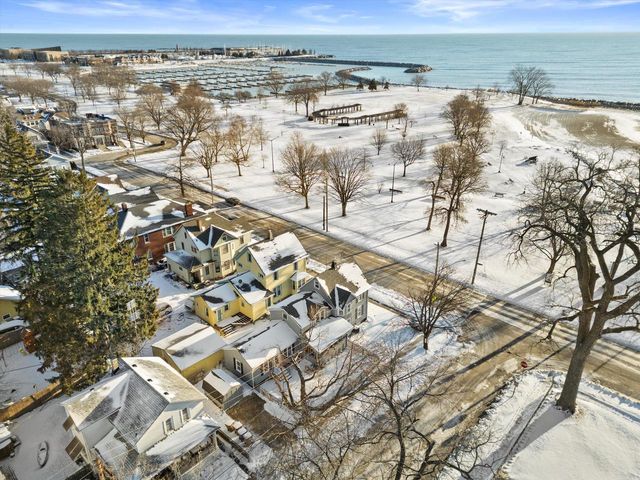 6036 3rd AVENUE, Kenosha, WI 53143