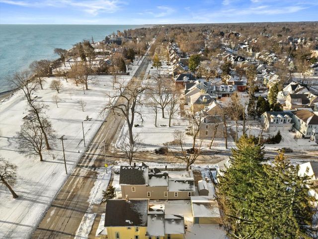 6036 3rd AVENUE, Kenosha, WI 53143