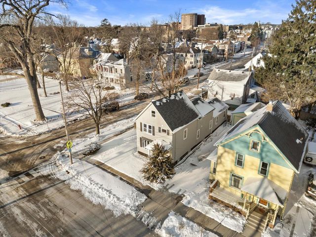 6036 3rd AVENUE, Kenosha, WI 53143