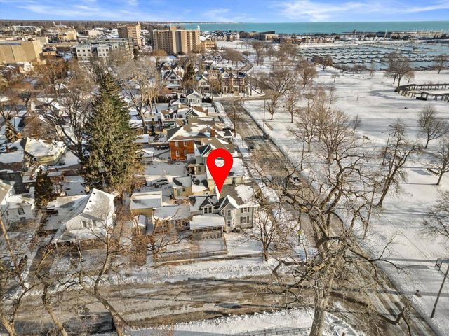 6036 3rd AVENUE, Kenosha, WI 53143