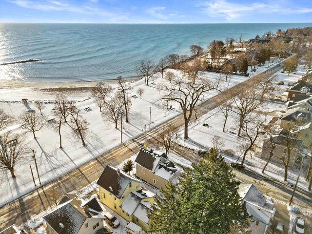 6036 3rd AVENUE, Kenosha, WI 53143