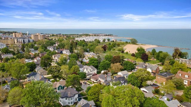 6036 3rd AVENUE, Kenosha, WI 53143