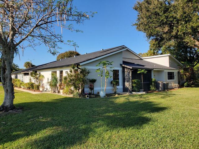 4327 Willow Brook Circle, West Palm Beach, FL 33417