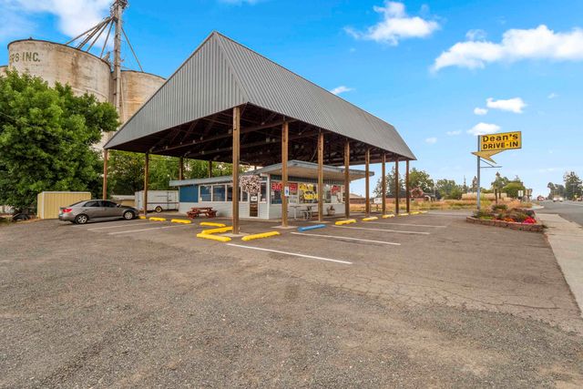 210 W Broadway Ave, Reardan, WA 99029