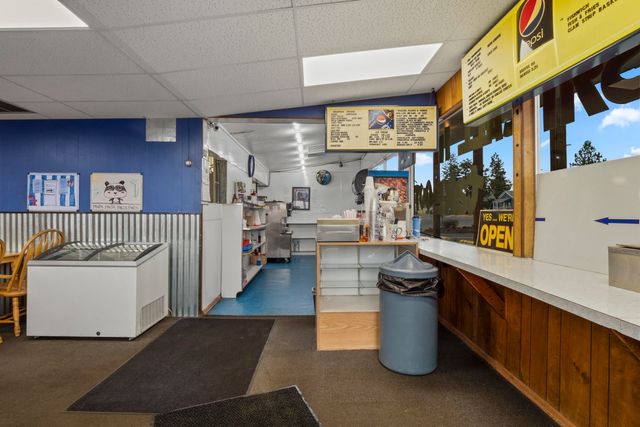 210 W Broadway Ave, Reardan, WA 99029